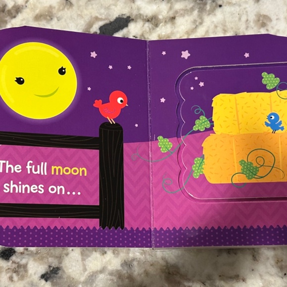 *GENTLY USED* Babies Love Halloween: Lift a Flap Board Book - Picture 2 of 6